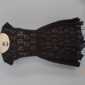 NWOT  Veeko laces dress  medium size (36) mini & sleeveless dress  side …